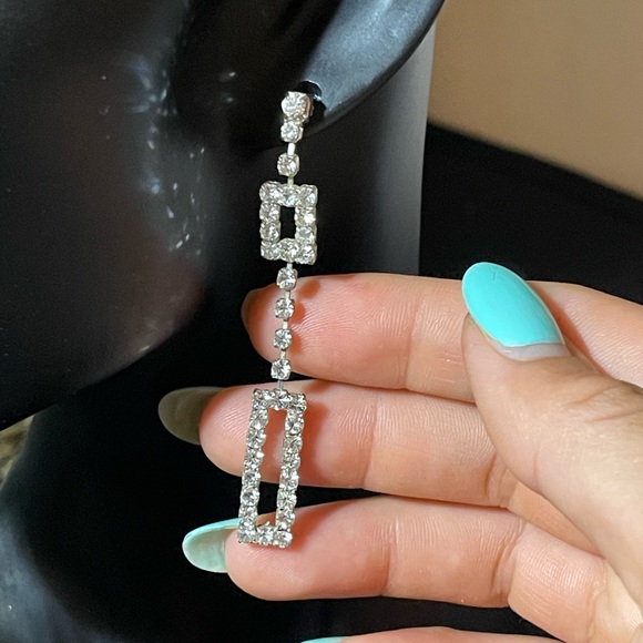 Clear Rhinestones Unique Drop Pageant Earrings Bridal/Wedding Crystal Dangle - Picture 3 of 3